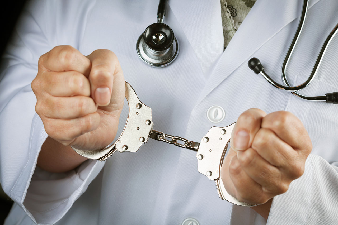 Surgeon and PA Perform California's Largest Orthopedic Surgery Scam